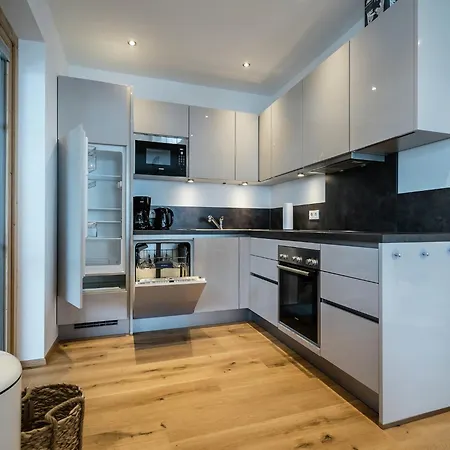 Chalet Superbly Located Premium With Sauna , Cleaning Included *