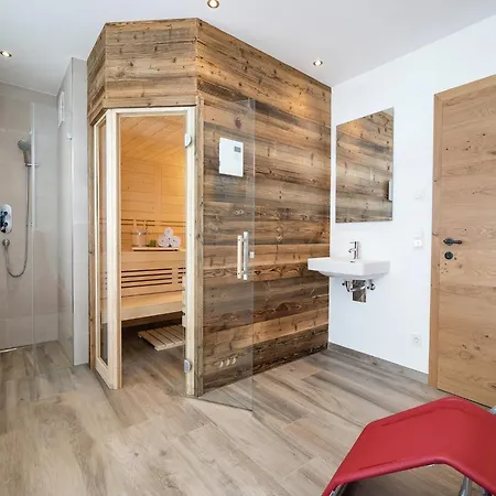 Chalet Superbly Located Premium With Sauna , Cleaning Included