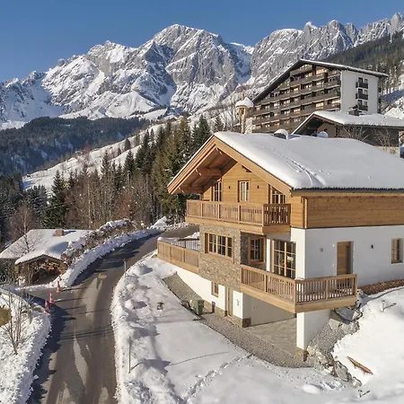 Superbly Located Premium With Sauna , Cleaning Included Chalet *